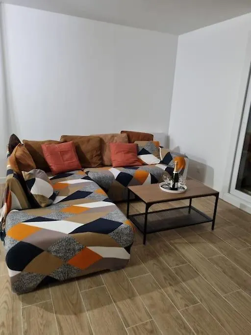 Maison Chaleureuse Villepinte  Tatil Evi Villepinte (Seine-Saint-Denis)