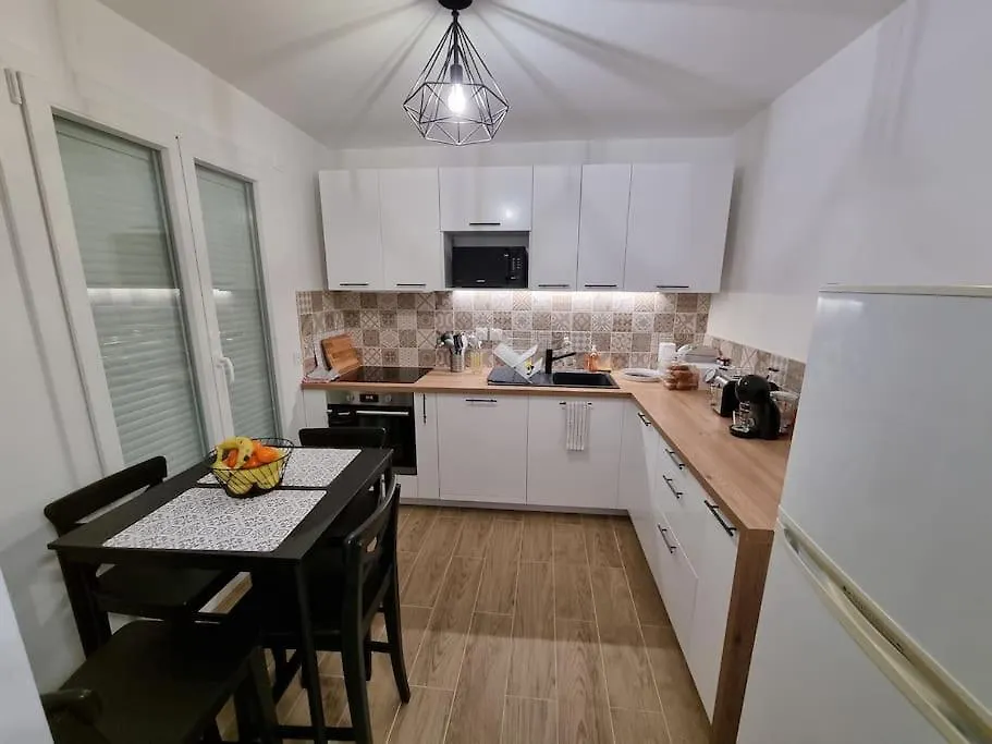 Maison Chaleureuse Villepinte  0*, Villepinte (Seine-Saint-Denis) Fransa
